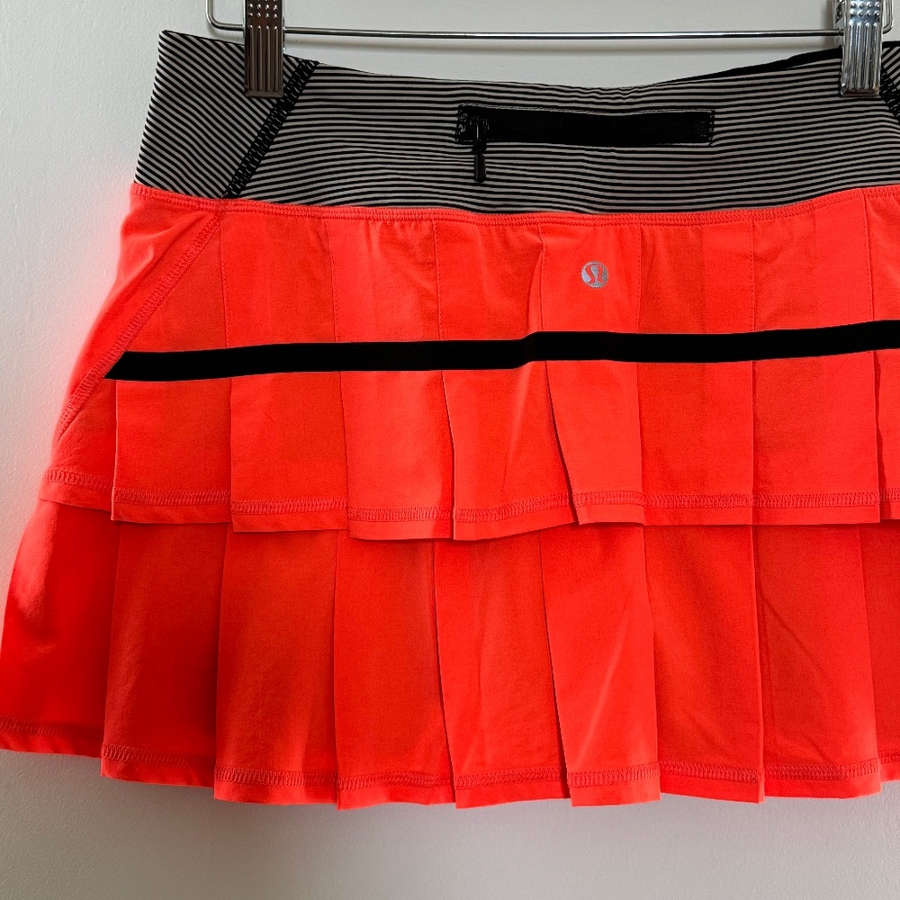 EUC Lululemon Pace Setter Skirt Light Flare / Tonka Stripe Cashew Size 8